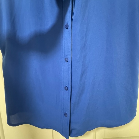 Calvin Klein sleeveless button shirt with tie ribbon - Picture 3 of 4